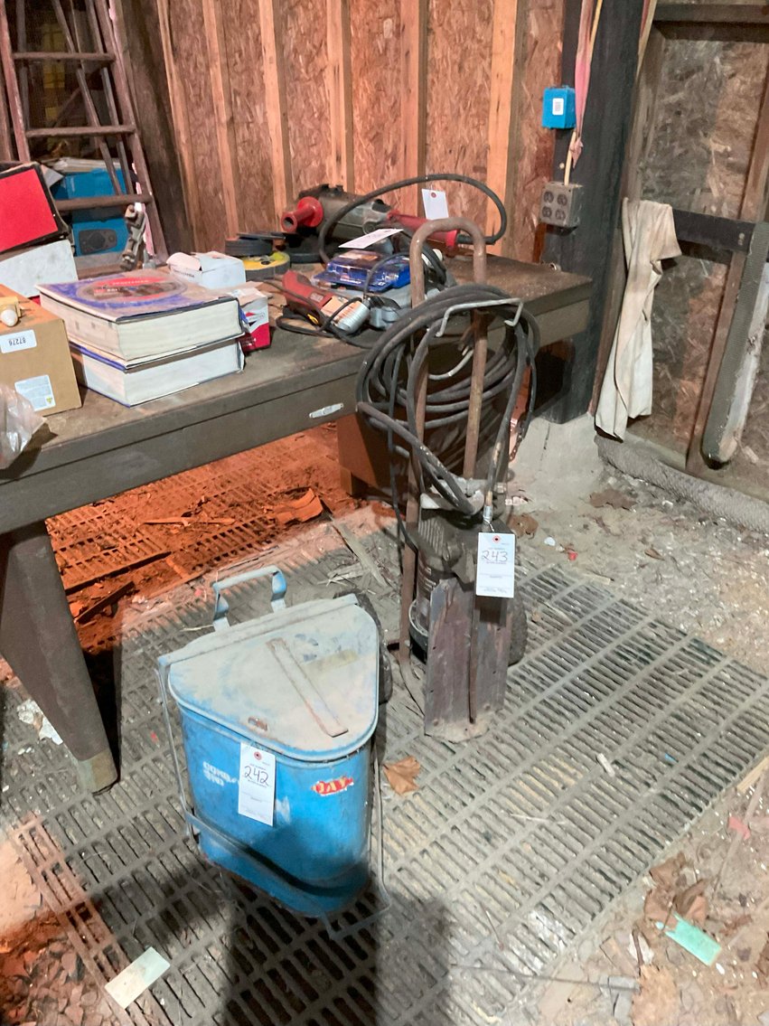 Image for The John J. Madura Estate (deceased) Personal Property LIVE ONLY Auction in Dunn!