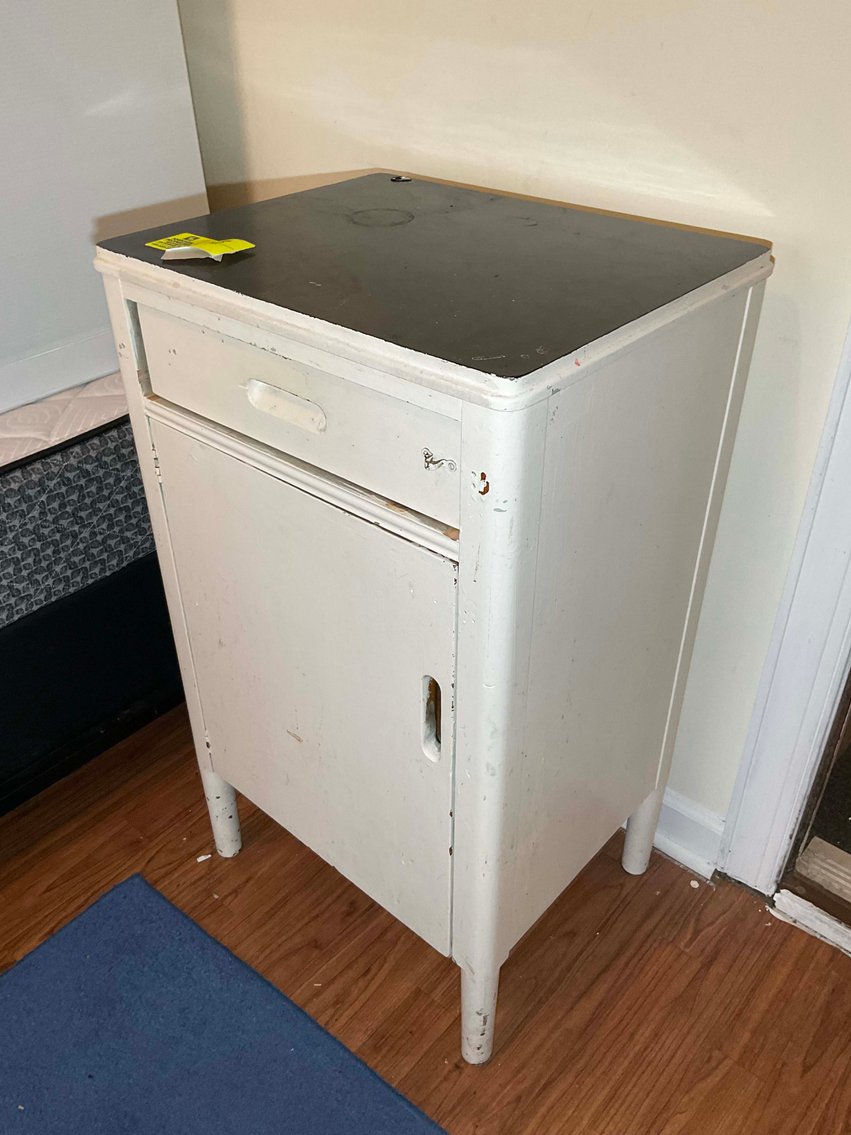 Image for Offering all of the Contents from a Local Group Home in this Absolute Online Auction!