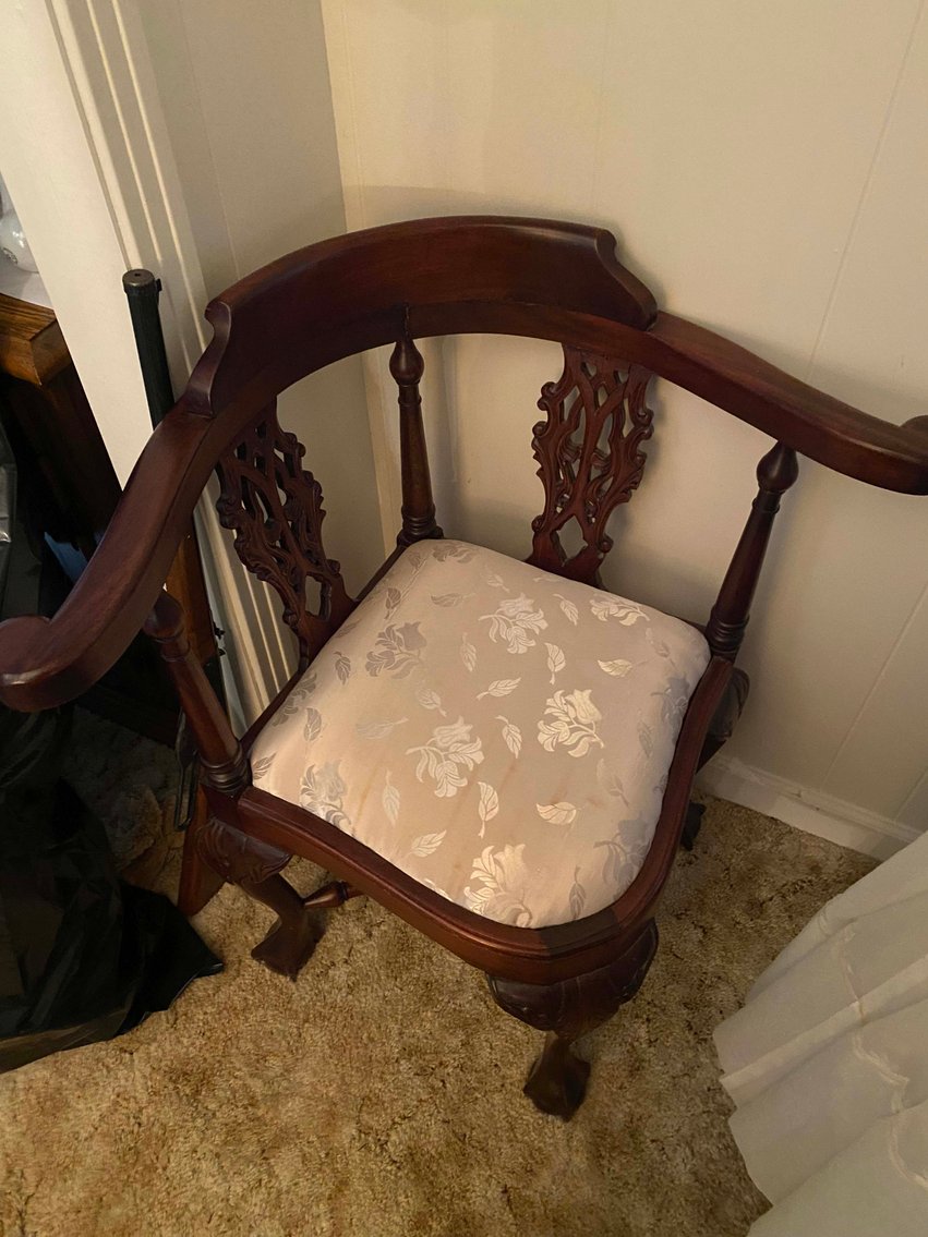 Image for Huge Collection of Furniture, Glassware and lots more Selling Absolute in this Online Only Auction Event!