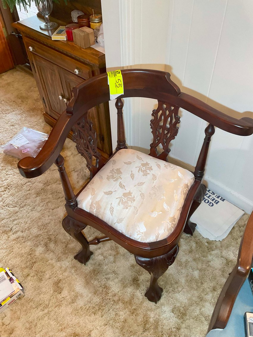 Image for Huge Collection of Furniture, Glassware and lots more Selling Absolute in this Online Only Auction Event!