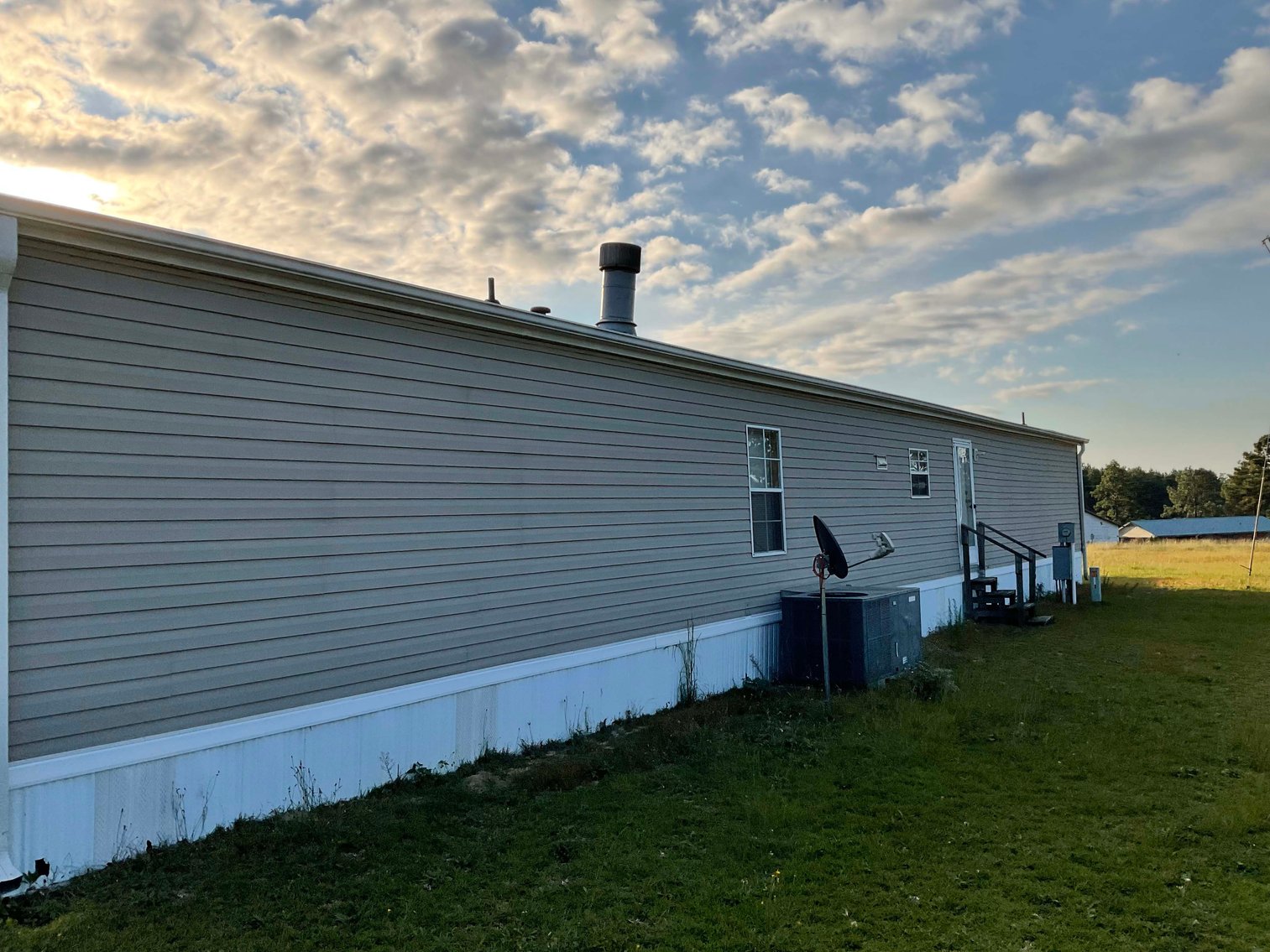 Image for The Robert Thomas Estate (deceased) Single wide Home Auction!