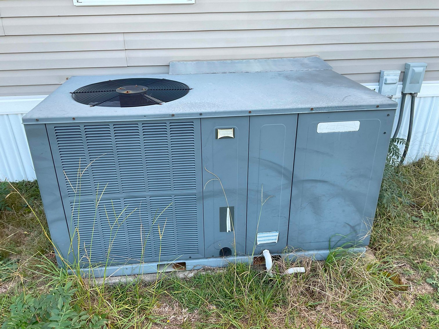 Image for The Robert Thomas Estate (deceased) Single wide Home Auction!