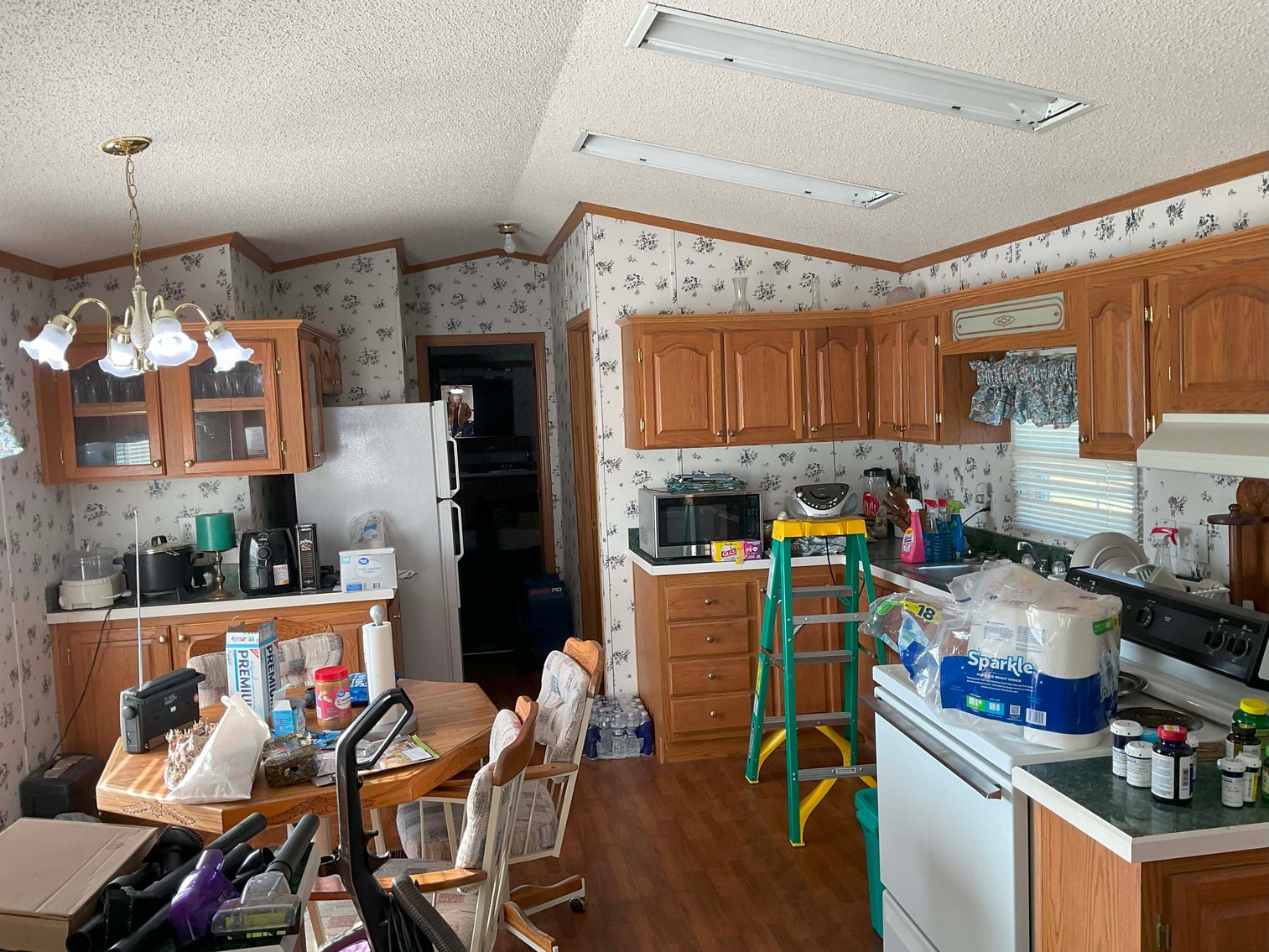 Image for The Robert Thomas Estate (deceased) Single wide Home Auction!