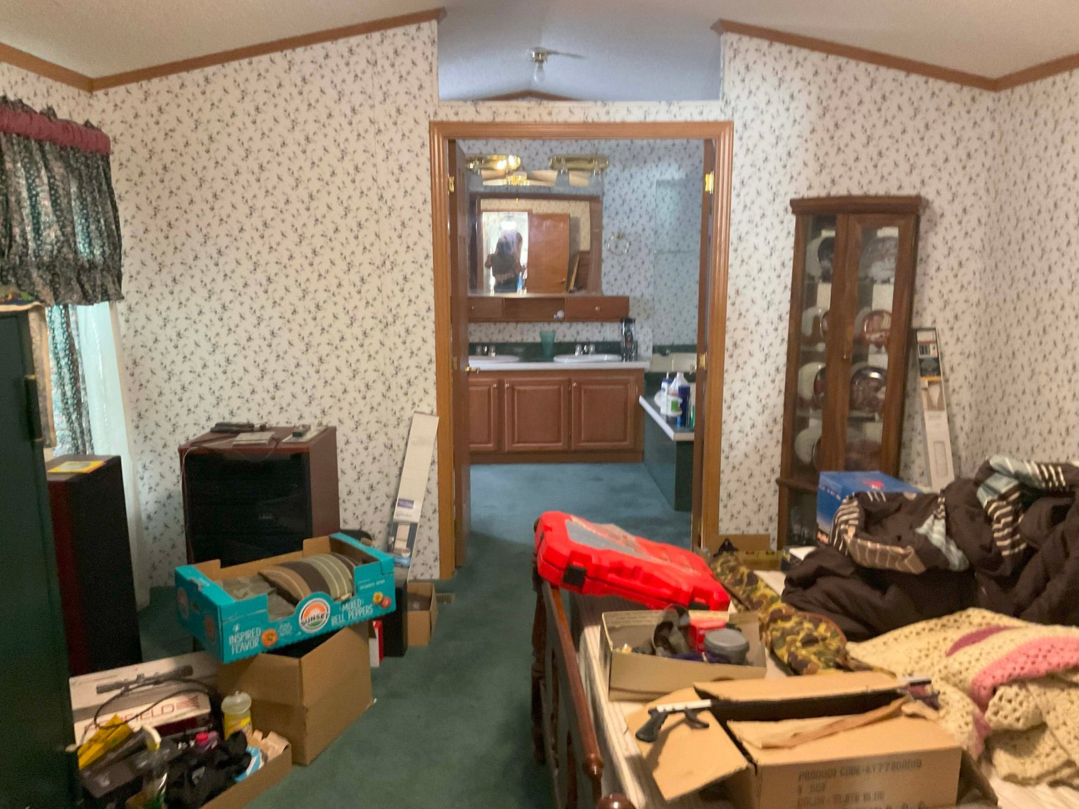 Image for The Robert Thomas Estate (deceased) Single wide Home Auction!