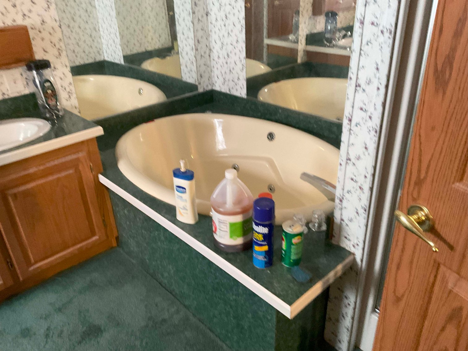 Image for The Robert Thomas Estate (deceased) Single wide Home Auction!