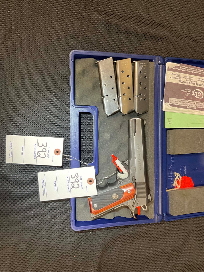 Image for Handmade Damascus Steel Knives and Online Firearms Auction  just in time for Christmas!