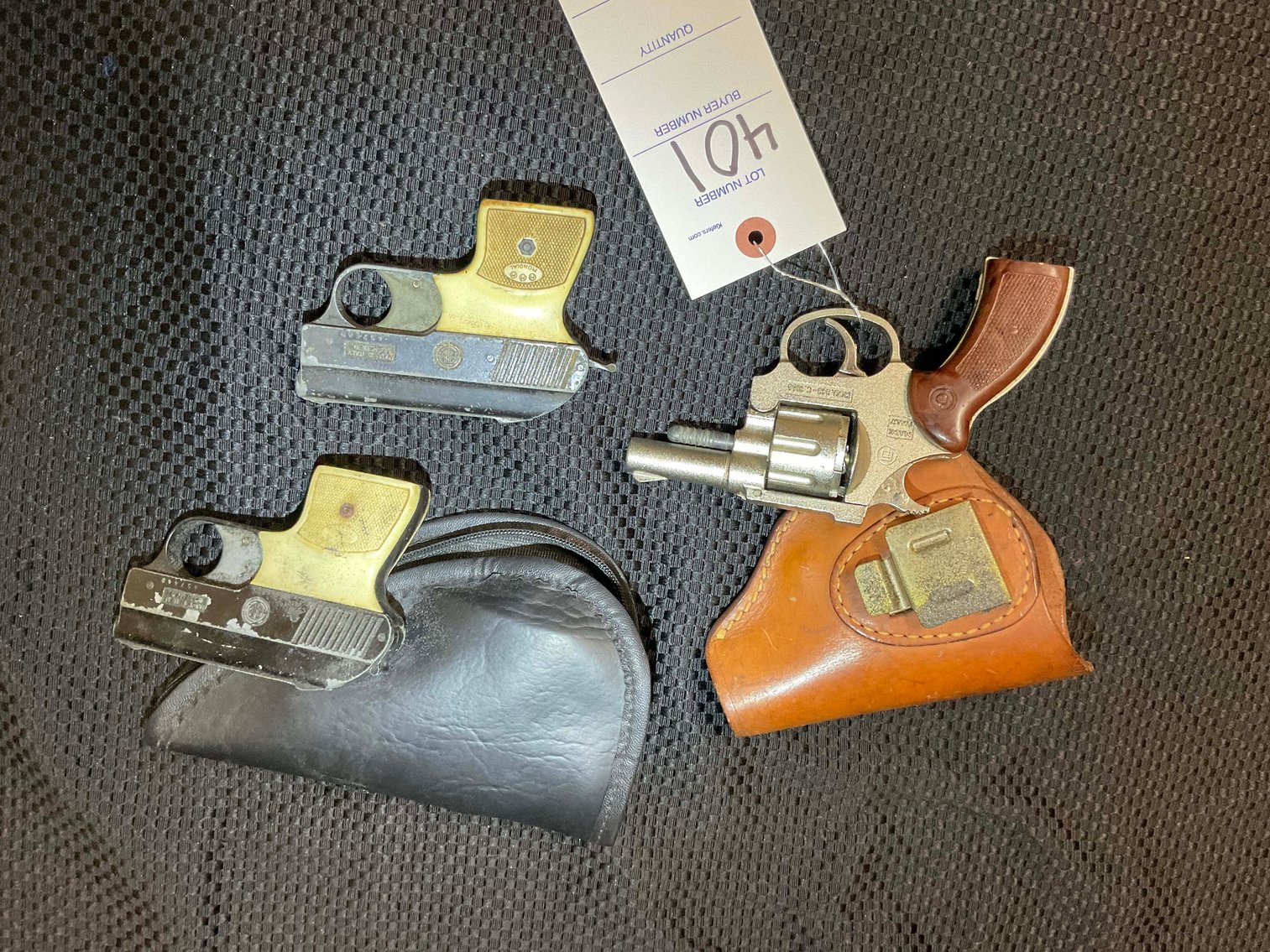 Image for Handmade Damascus Steel Knives and Online Firearms Auction  just in time for Christmas!