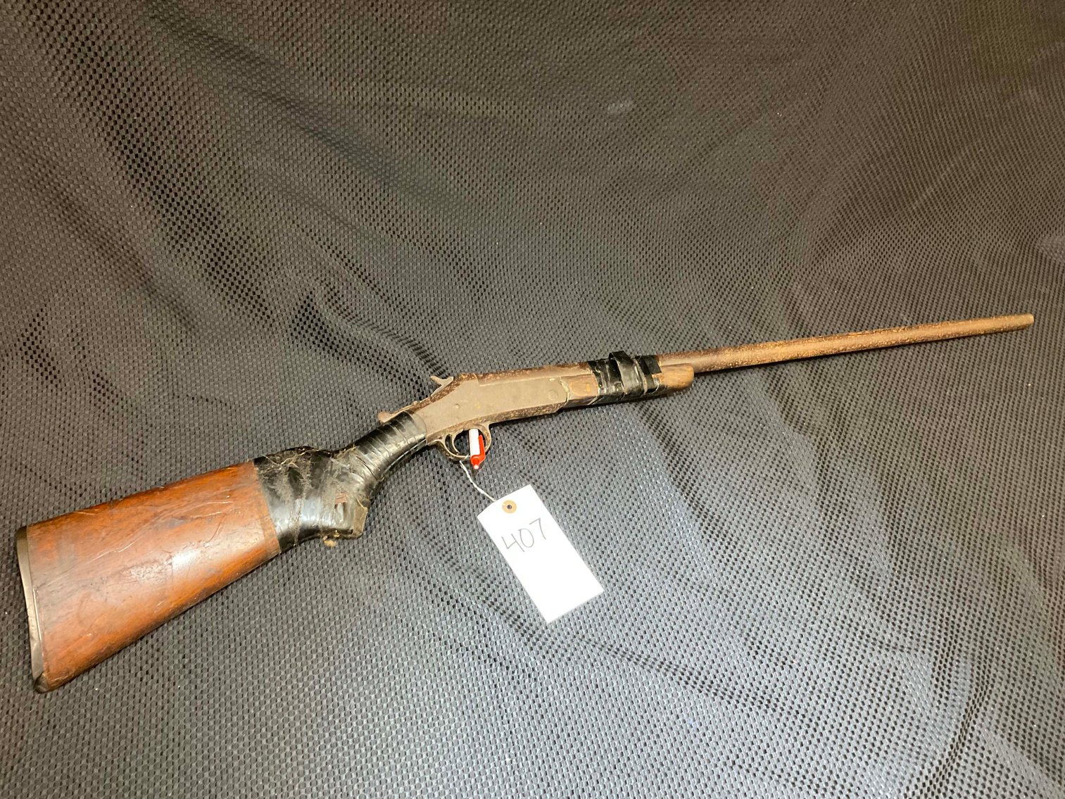 Image for Handmade Damascus Steel Knives and Online Firearms Auction  just in time for Christmas!