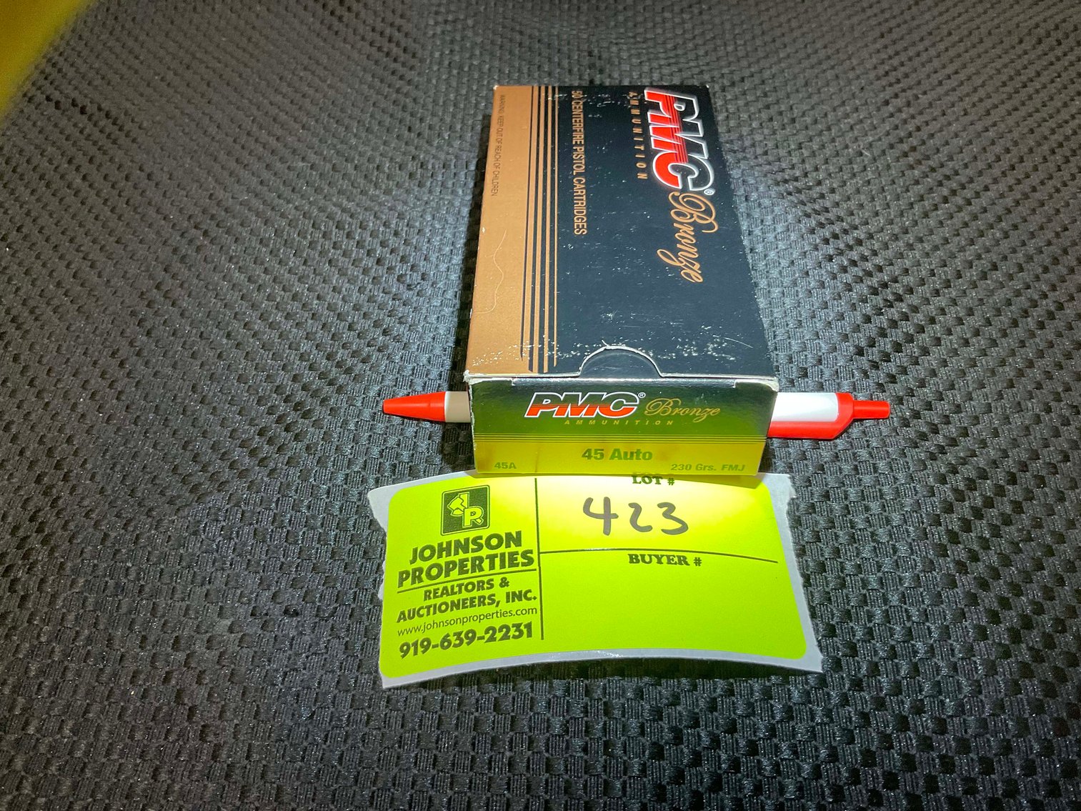 Image for Handmade Damascus Steel Knives and Online Firearms Auction  just in time for Christmas!