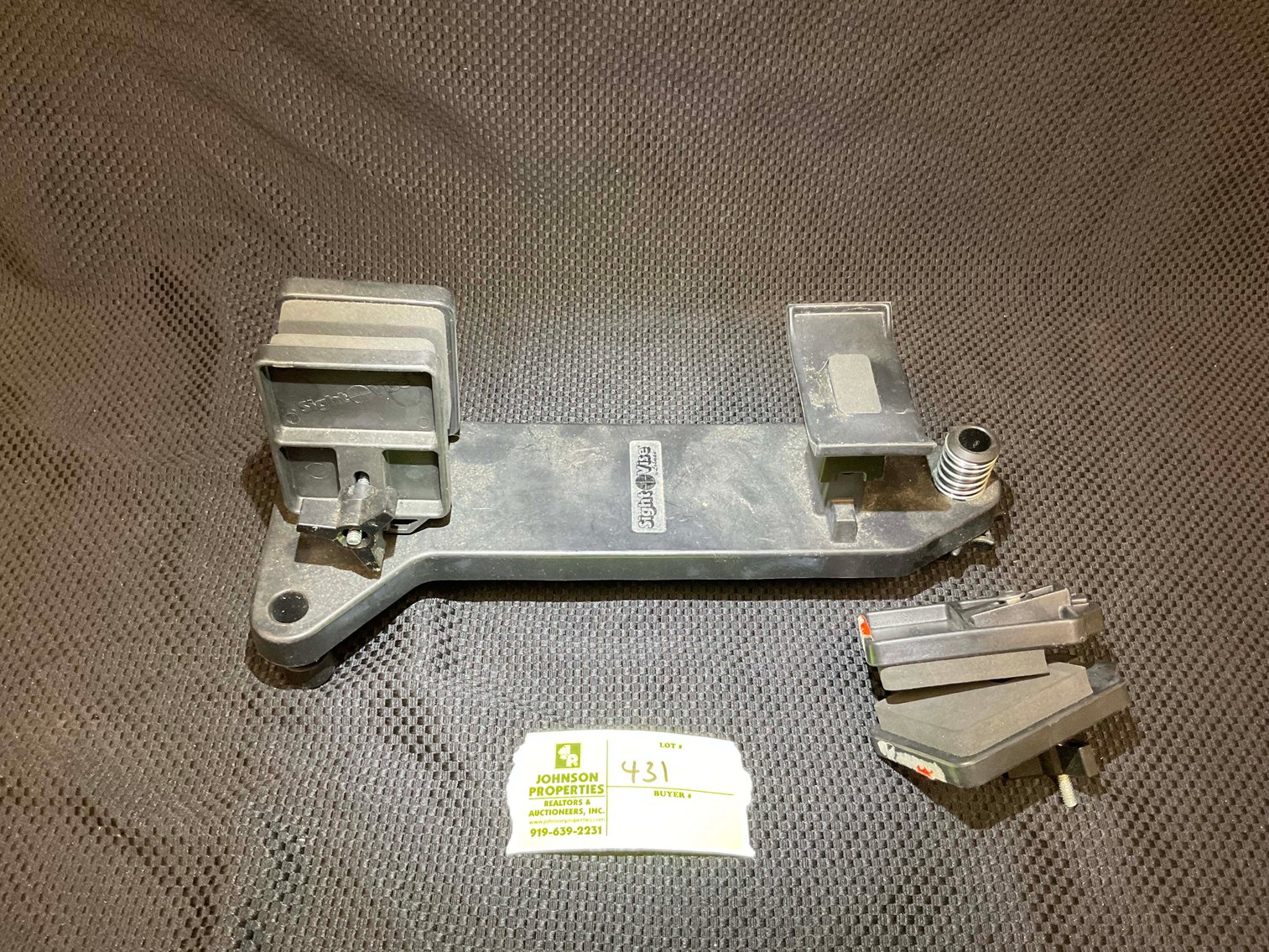 Image for Handmade Damascus Steel Knives and Online Firearms Auction  just in time for Christmas!