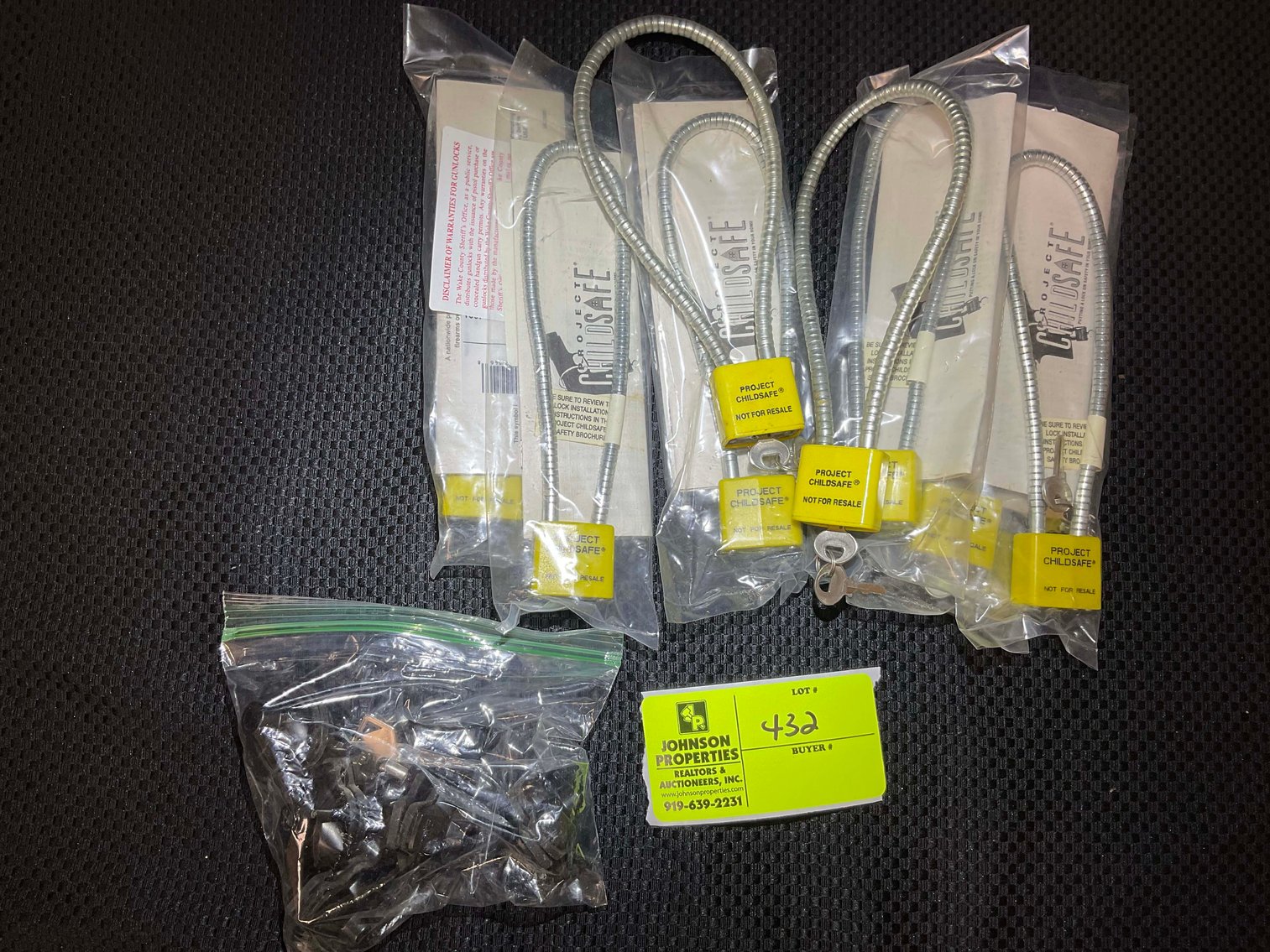 Image for Handmade Damascus Steel Knives and Online Firearms Auction  just in time for Christmas!