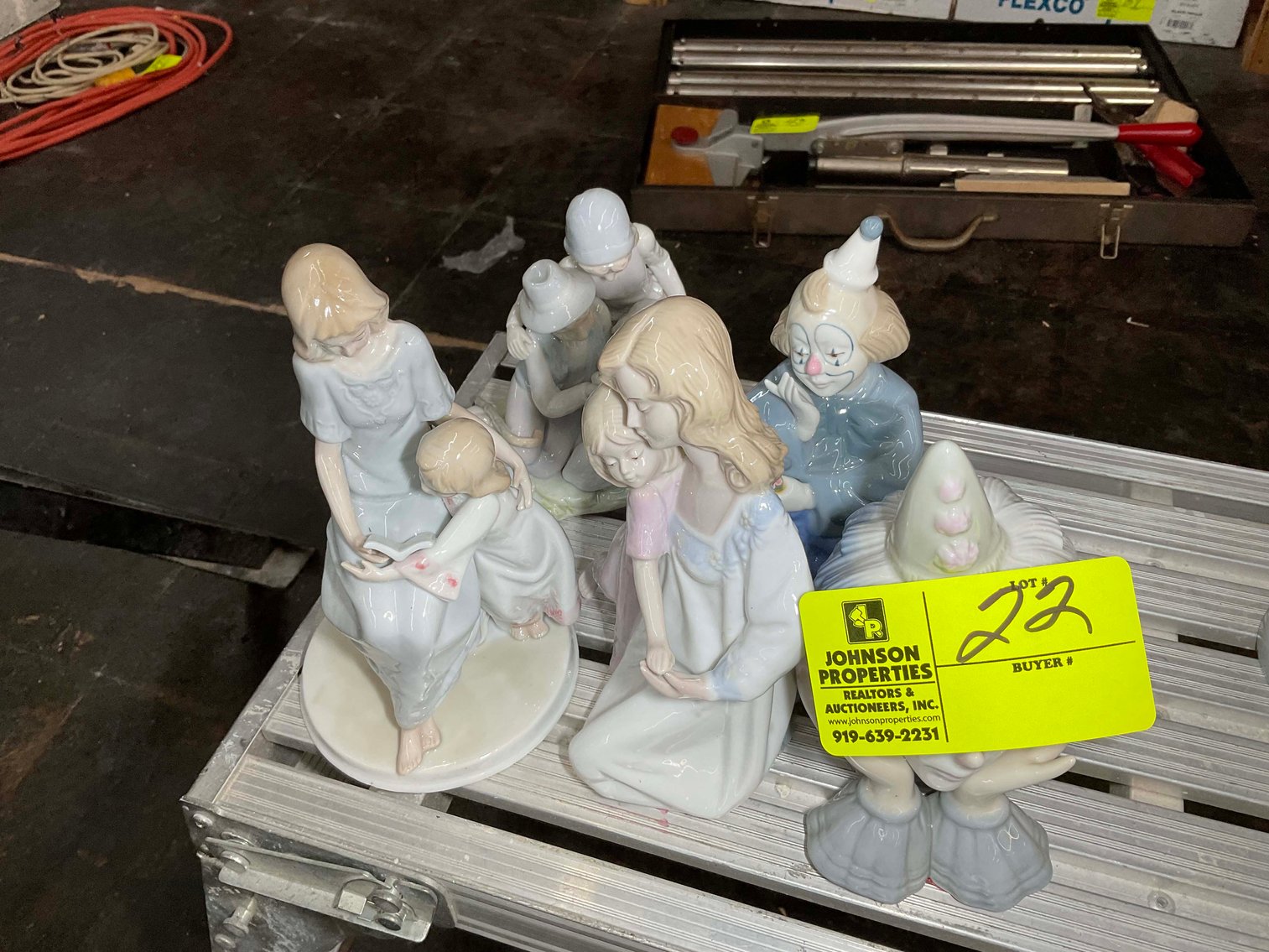 Image for The Complete Liquidation of Martys Flooring in Coats!