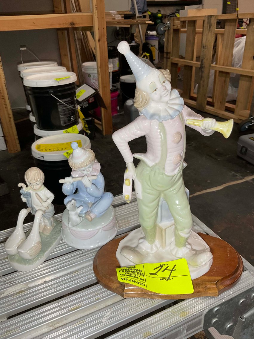 Image for The Complete Liquidation of Martys Flooring in Coats!