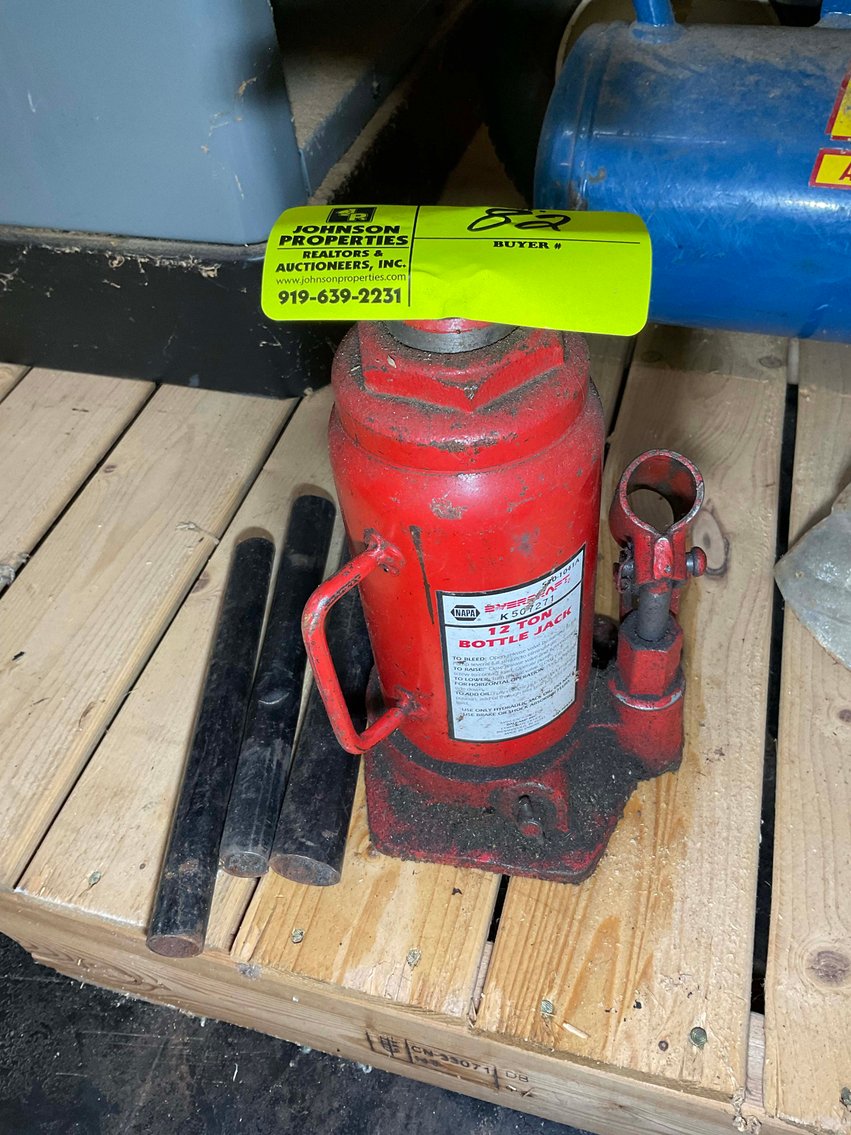 Image for The Complete Liquidation of Martys Flooring in Coats!