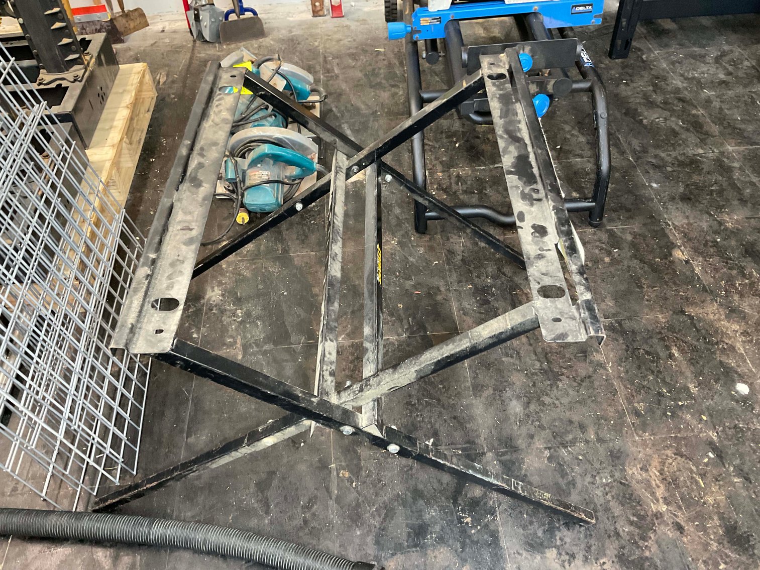 Image for The Complete Liquidation of Martys Flooring in Coats!