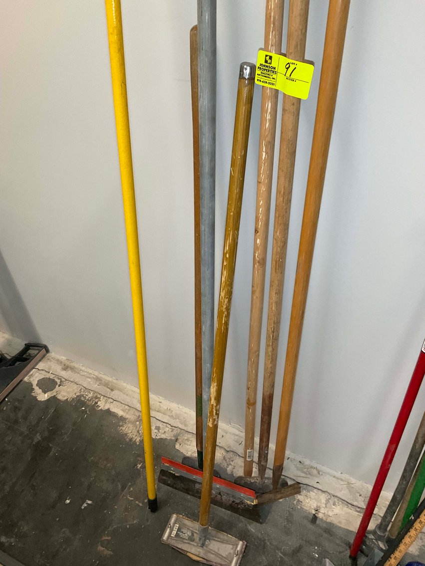 Image for The Complete Liquidation of Martys Flooring in Coats!