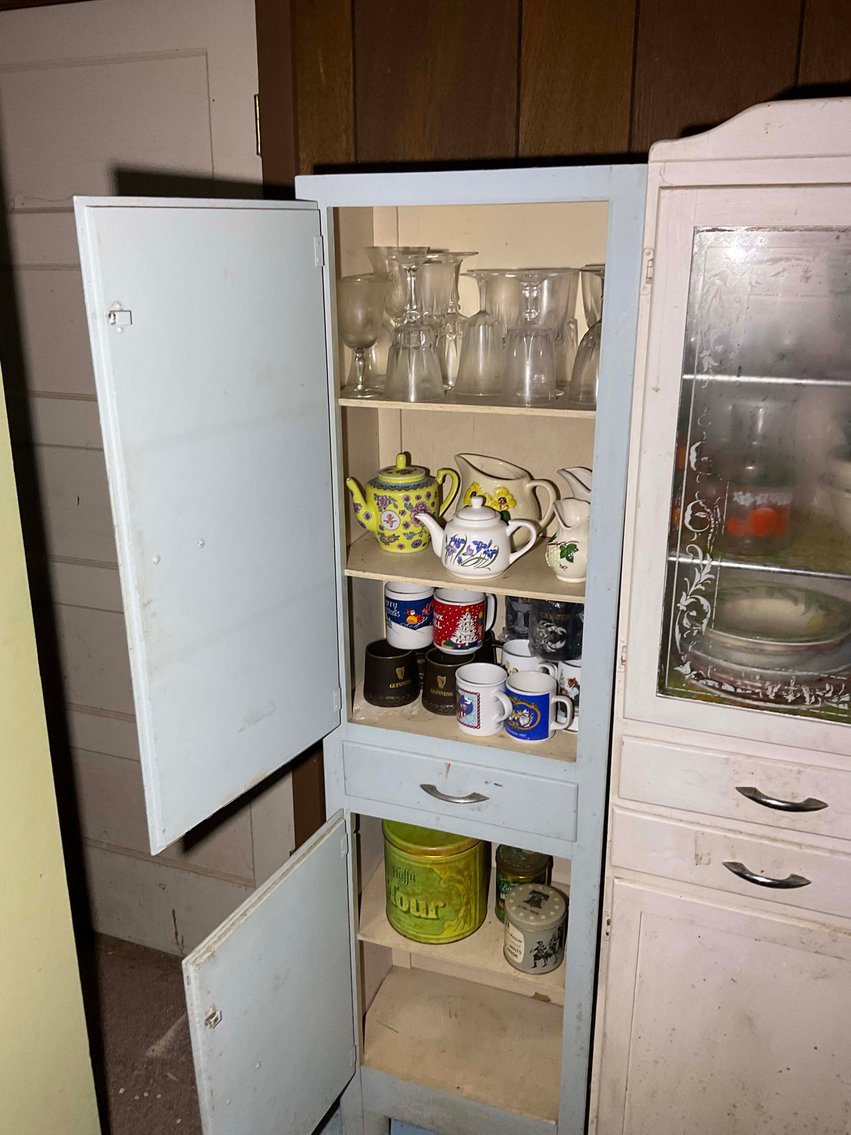 Image for Round 5 of the Huge Collection of Glassware and lots more Selling Absolute in this LIVE Only Auction Event!