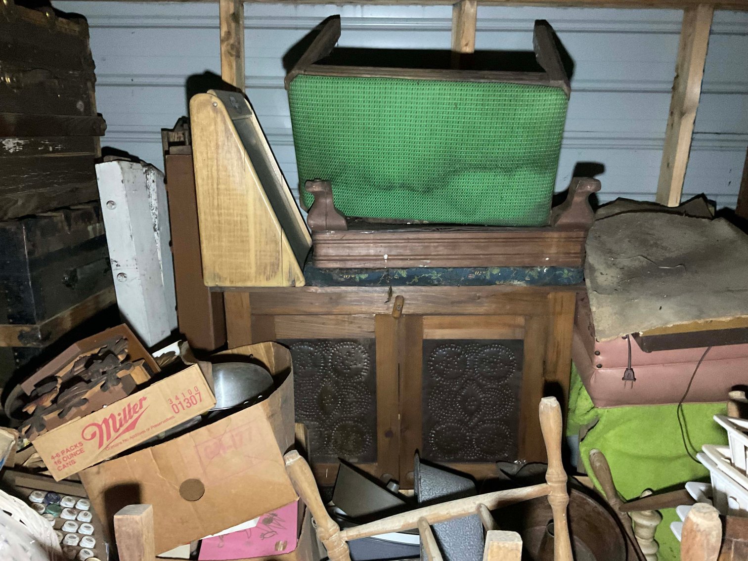 Image for Round 5 of the Huge Collection of Glassware and lots more Selling Absolute in this LIVE Only Auction Event!