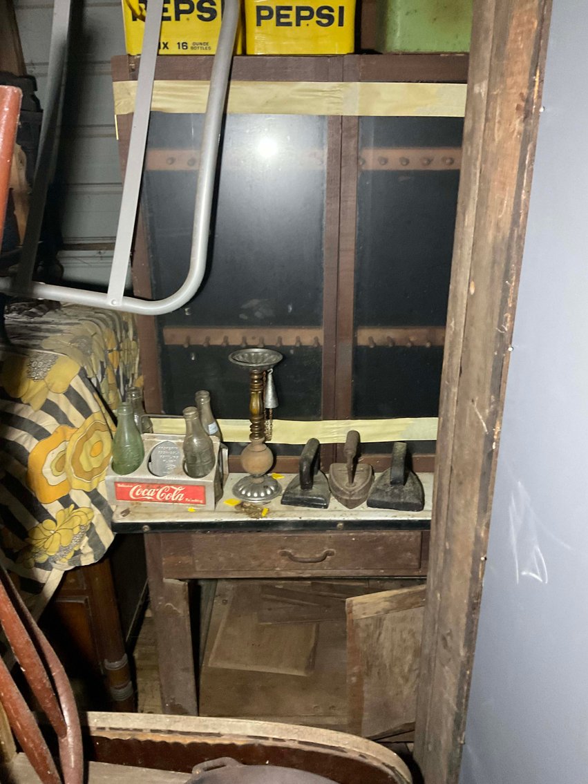 Image for Round 5 of the Huge Collection of Glassware and lots more Selling Absolute in this LIVE Only Auction Event!