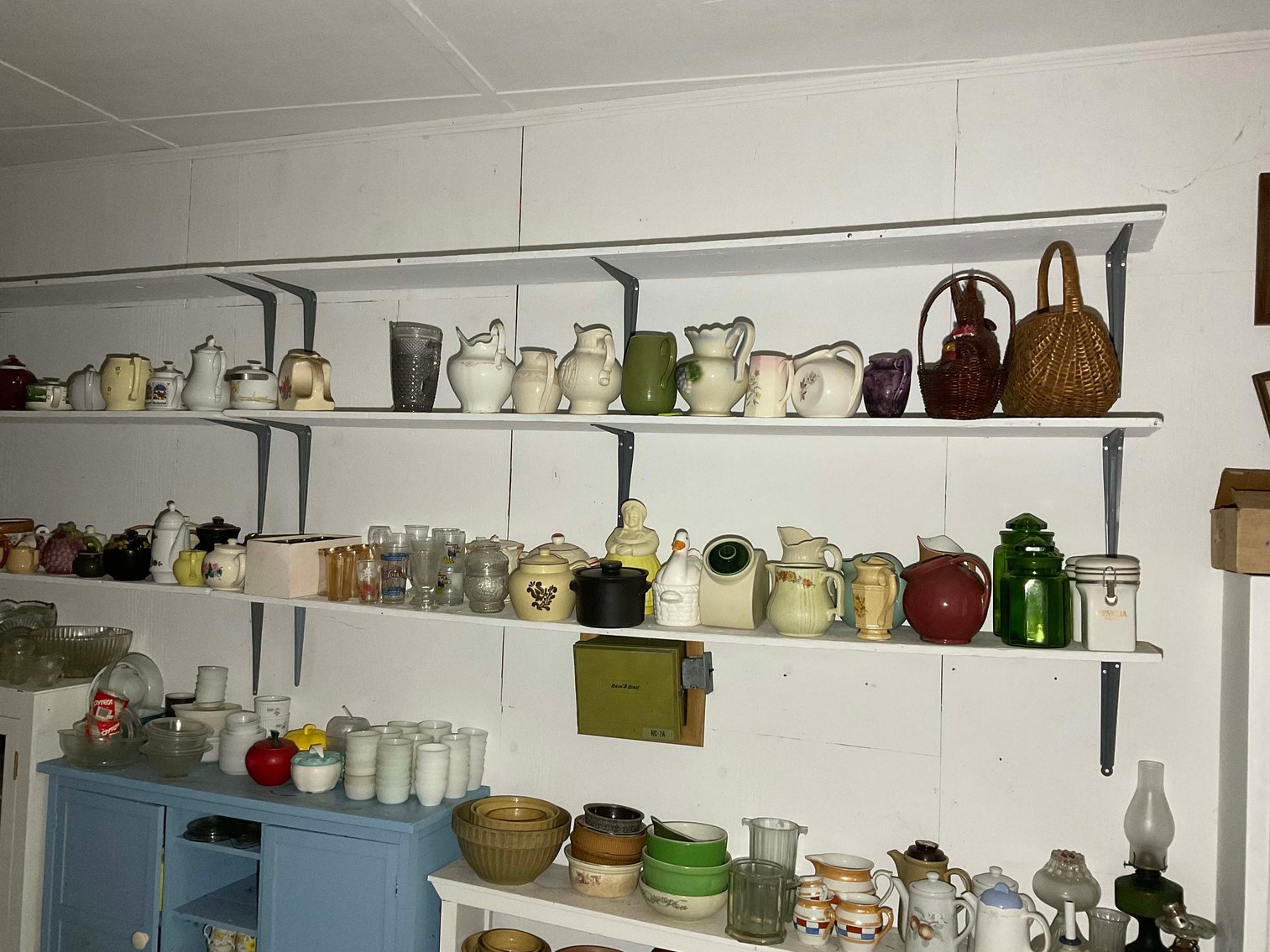 Image for Round 5 of the Huge Collection of Glassware and lots more Selling Absolute in this LIVE Only Auction Event!