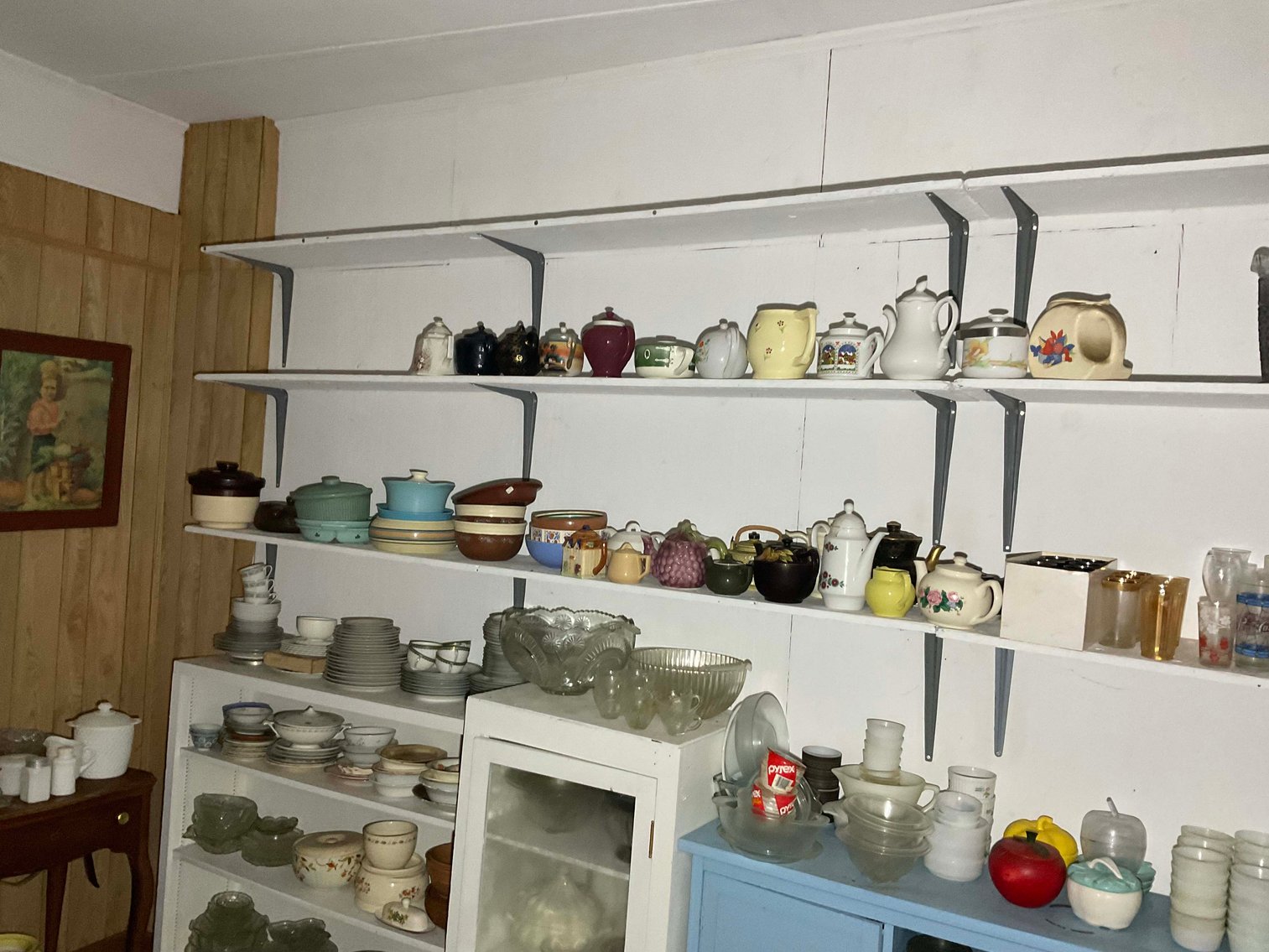 Image for Round 5 of the Huge Collection of Glassware and lots more Selling Absolute in this LIVE Only Auction Event!