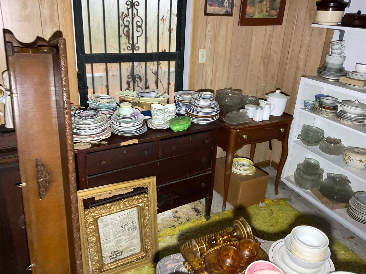 Image for Round 5 of the Huge Collection of Glassware and lots more Selling Absolute in this LIVE Only Auction Event!