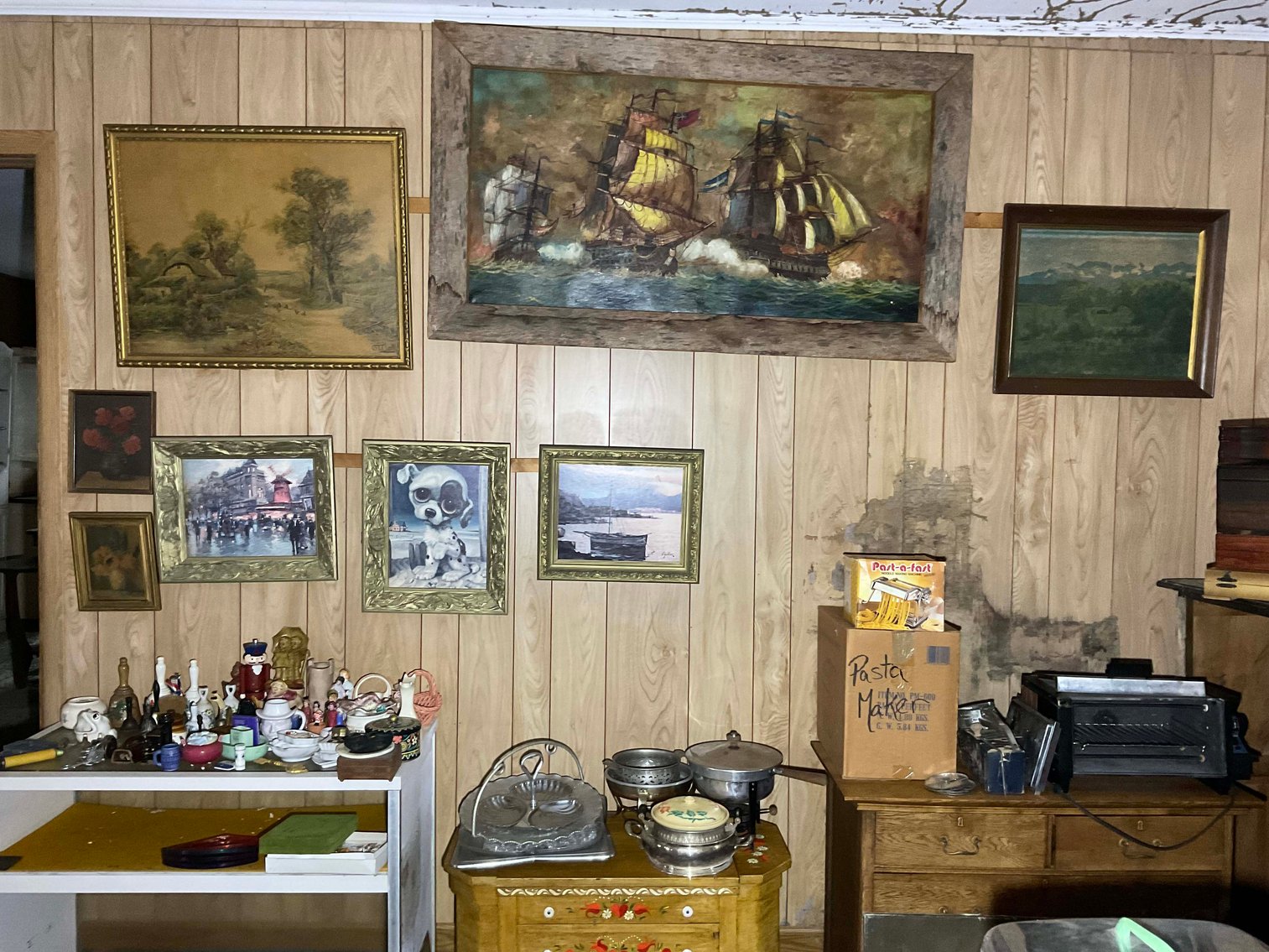 Image for Round 5 of the Huge Collection of Glassware and lots more Selling Absolute in this LIVE Only Auction Event!