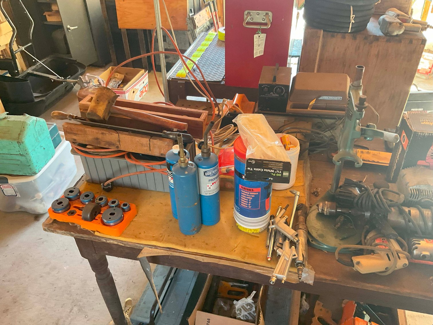 Image for Round 5 of the Huge Collection of Glassware and lots more Selling Absolute in this LIVE Only Auction Event!