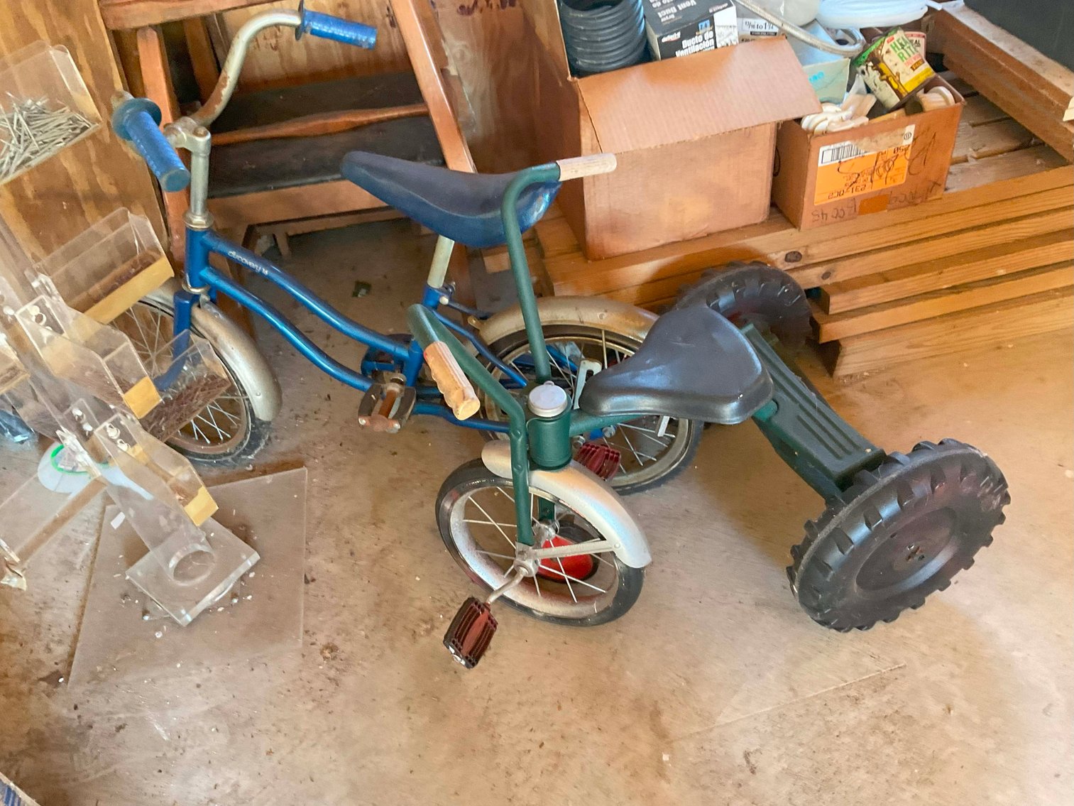 Image for Round 5 of the Huge Collection of Glassware and lots more Selling Absolute in this LIVE Only Auction Event!