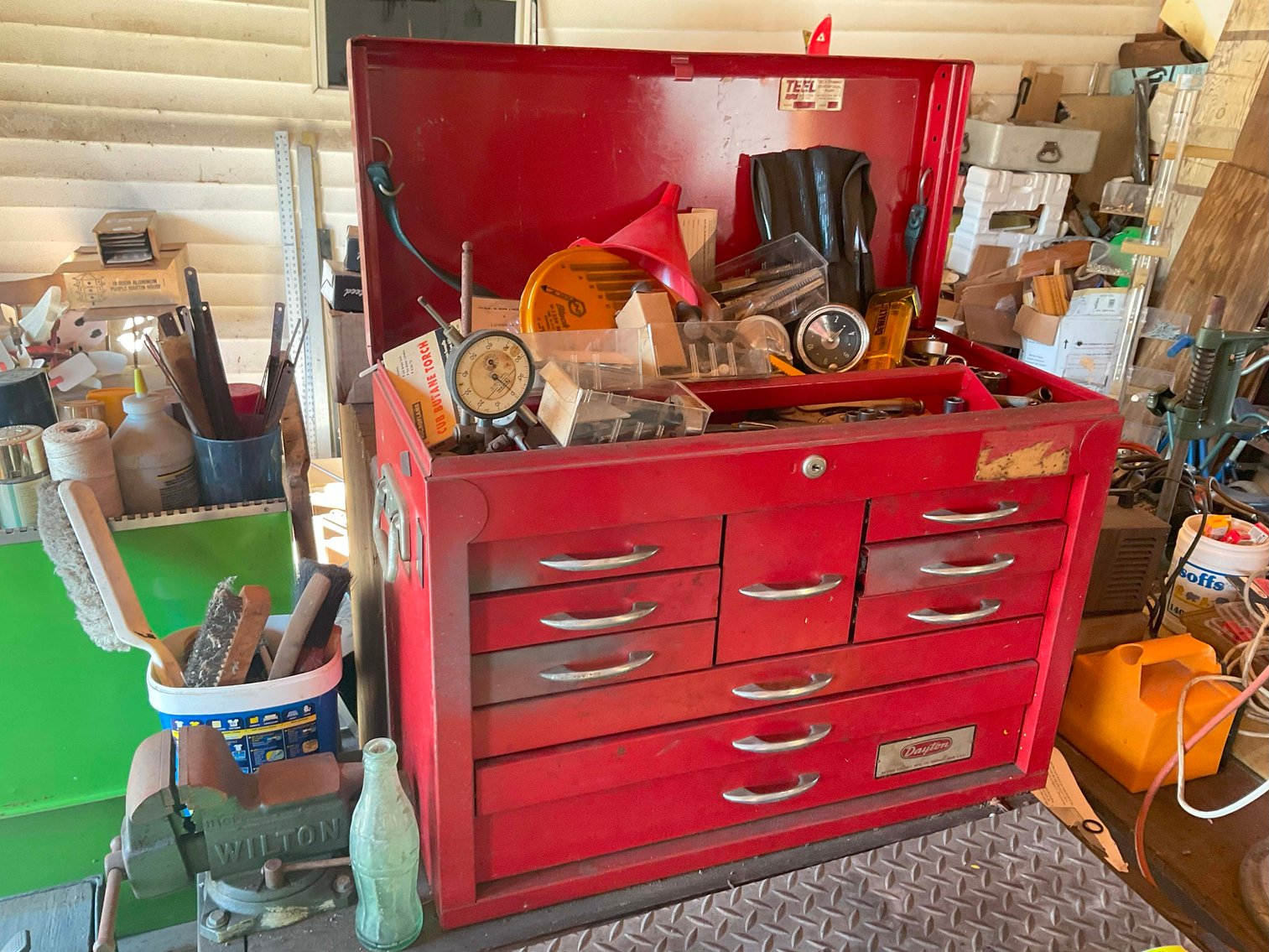 Image for Round 5 of the Huge Collection of Glassware and lots more Selling Absolute in this LIVE Only Auction Event!