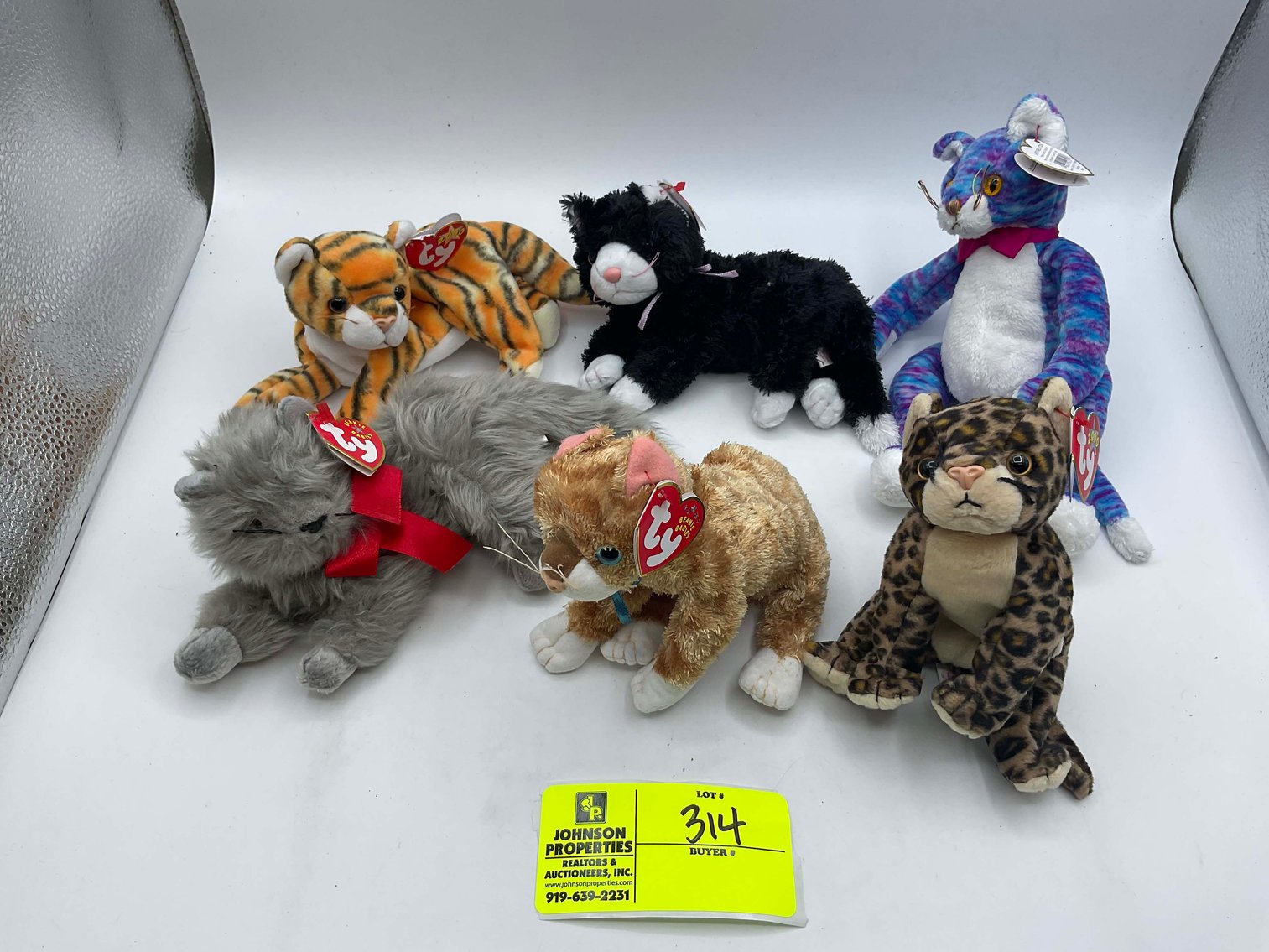 Image for Multi-Consignor Online Only Auction with Duck decoys, Arcade games, Beanie Babies and more!