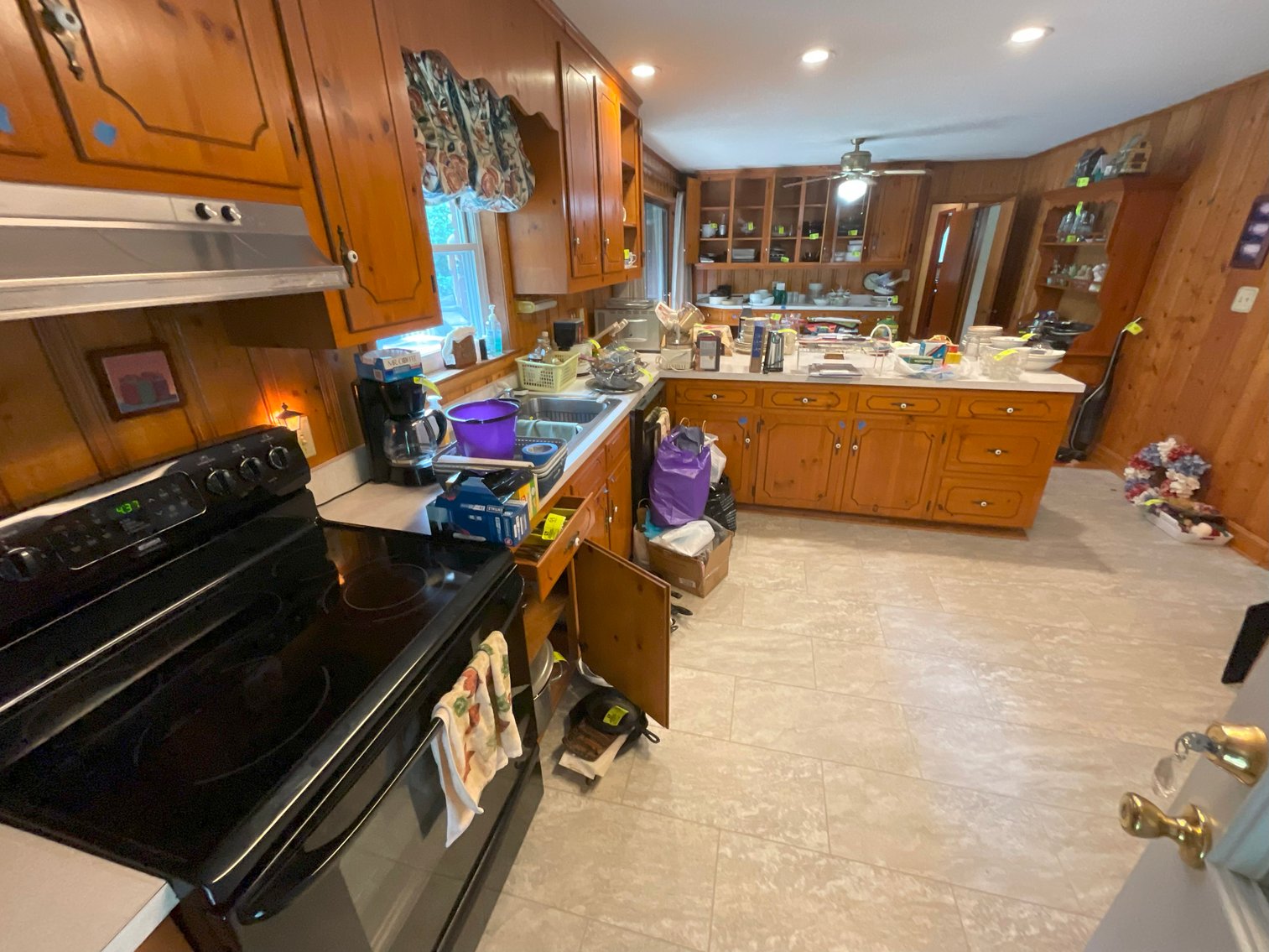 Image for Super Brick Ranch in an established neighborhood with a basement!  SOLD AND CLOSED DUE TO PRE-AUCTION MARKETING!