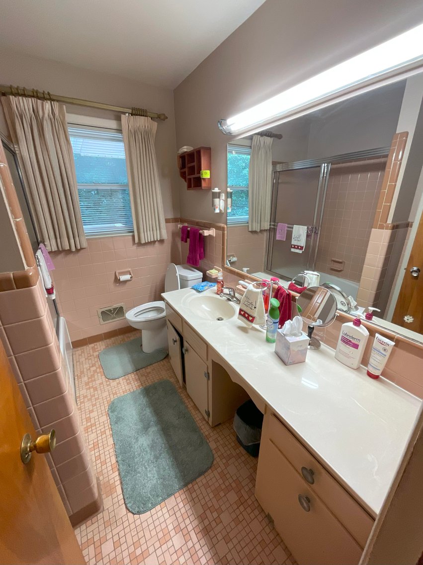 Image for Super Brick Ranch in an established neighborhood with a basement!  SOLD AND CLOSED DUE TO PRE-AUCTION MARKETING!