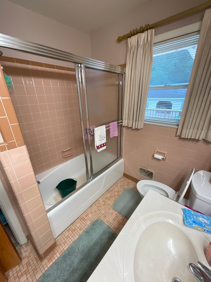 Image for Super Brick Ranch in an established neighborhood with a basement!  SOLD AND CLOSED DUE TO PRE-AUCTION MARKETING!