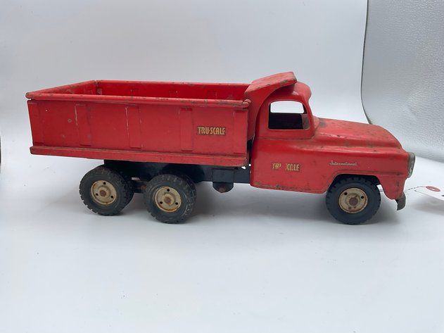 Image for Vintage Tin and Metal Toys and Handmade Knives Online Only Auction
