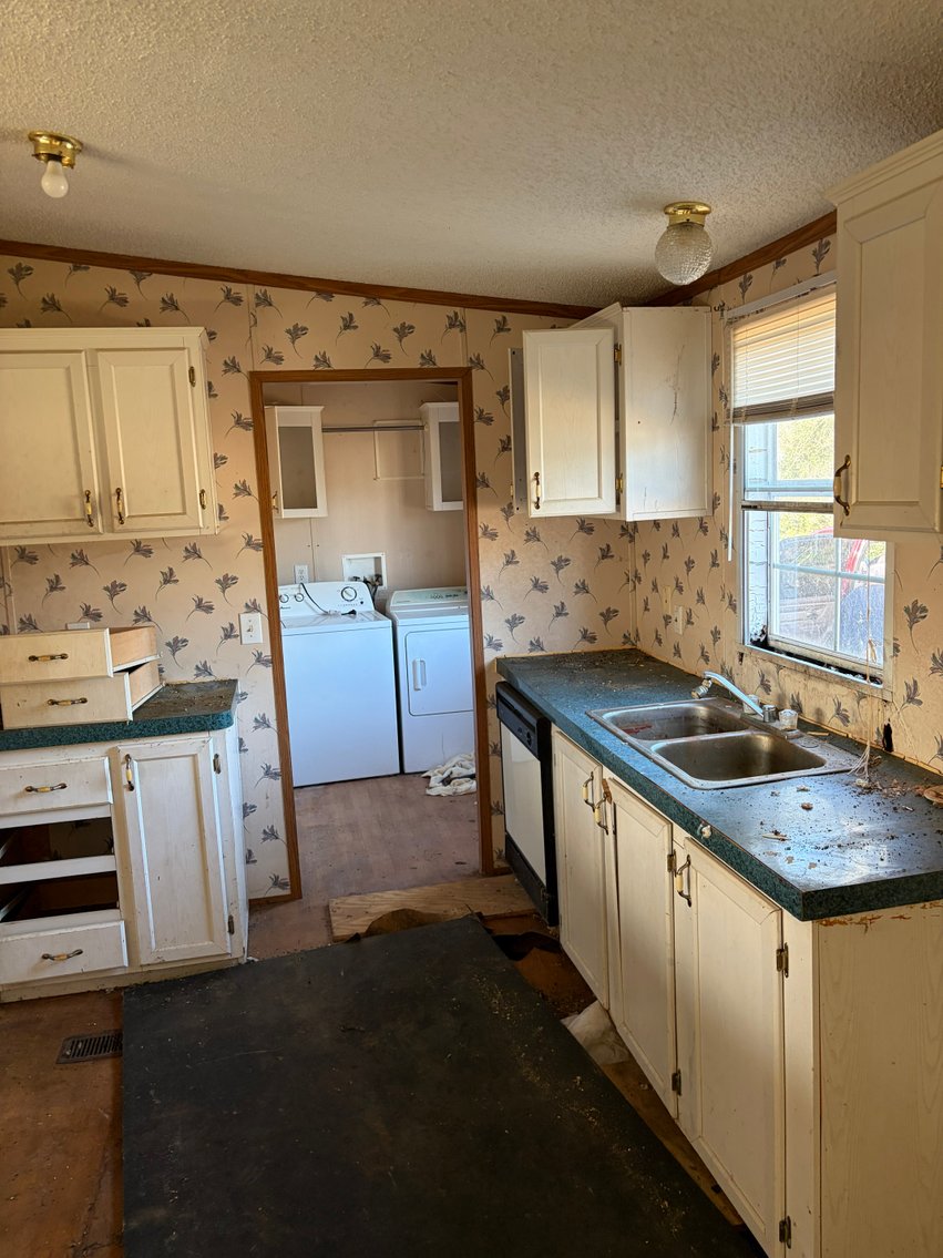 Image for Manufactured Home in Clayton off of BUS 70 in this Online /Live / Simulcast Auction Event!