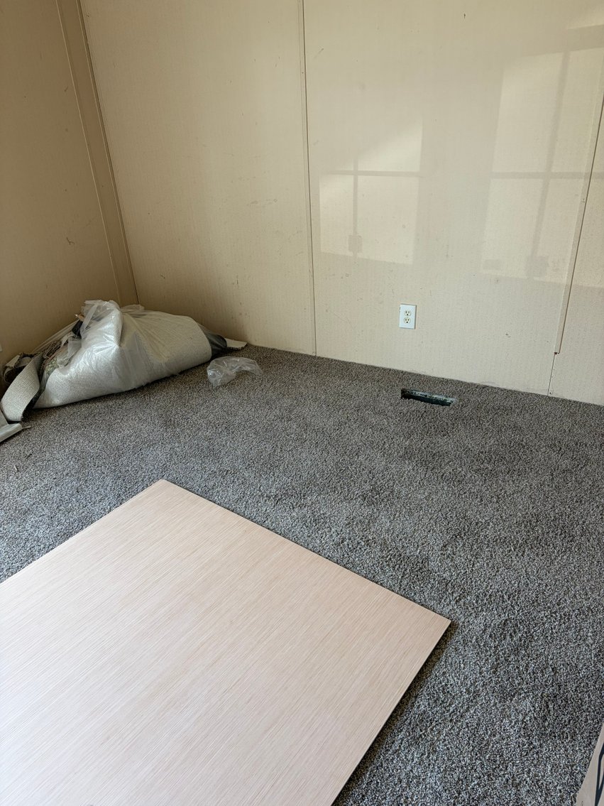 Image for Manufactured Home in Clayton off of BUS 70 in this Online /Live / Simulcast Auction Event!