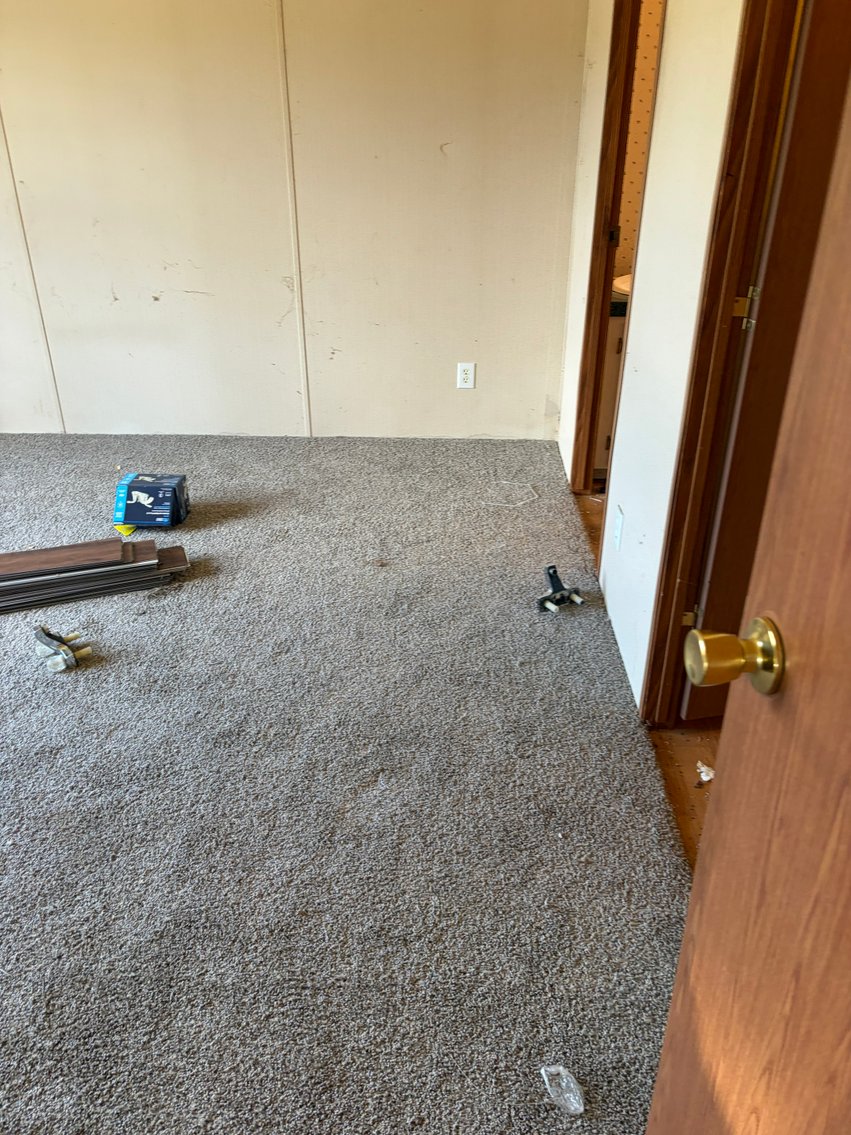 Image for Manufactured Home in Clayton off of BUS 70 in this Online /Live / Simulcast Auction Event!