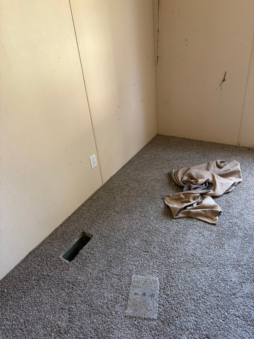 Image for Manufactured Home in Clayton off of BUS 70 in this Online /Live / Simulcast Auction Event!