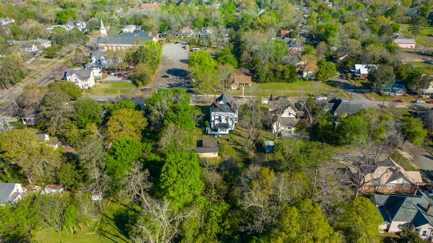 Image for 5 Bedroom / 3 Bathroom Victorian Style Home in Americus, GA
