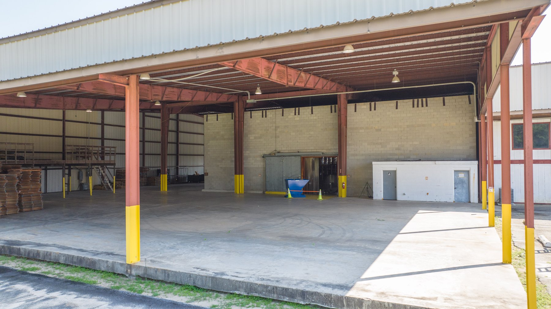 Image for 39,720+/- sq.ft Warehouse Facility with Cold Storage & 5,000+/- sq.ft Enclosed Building on 7.29+/- Acres