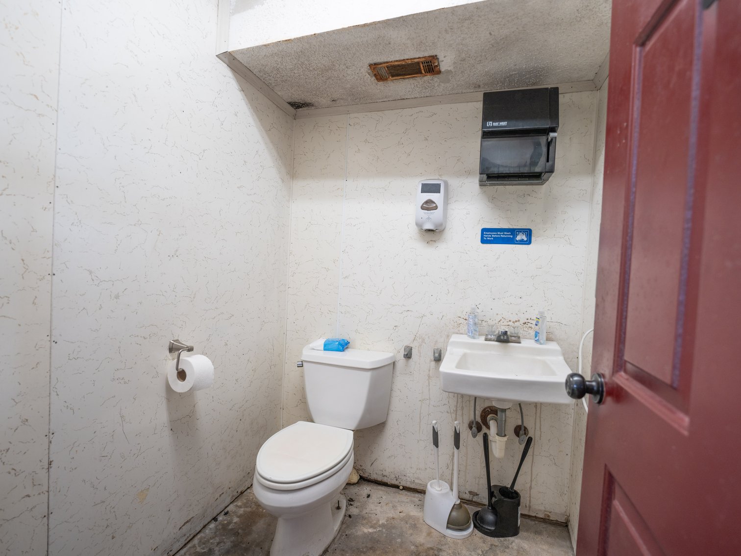 Image for 39,720+/- sq.ft Warehouse Facility with Cold Storage & 5,000+/- sq.ft Enclosed Building on 7.29+/- Acres