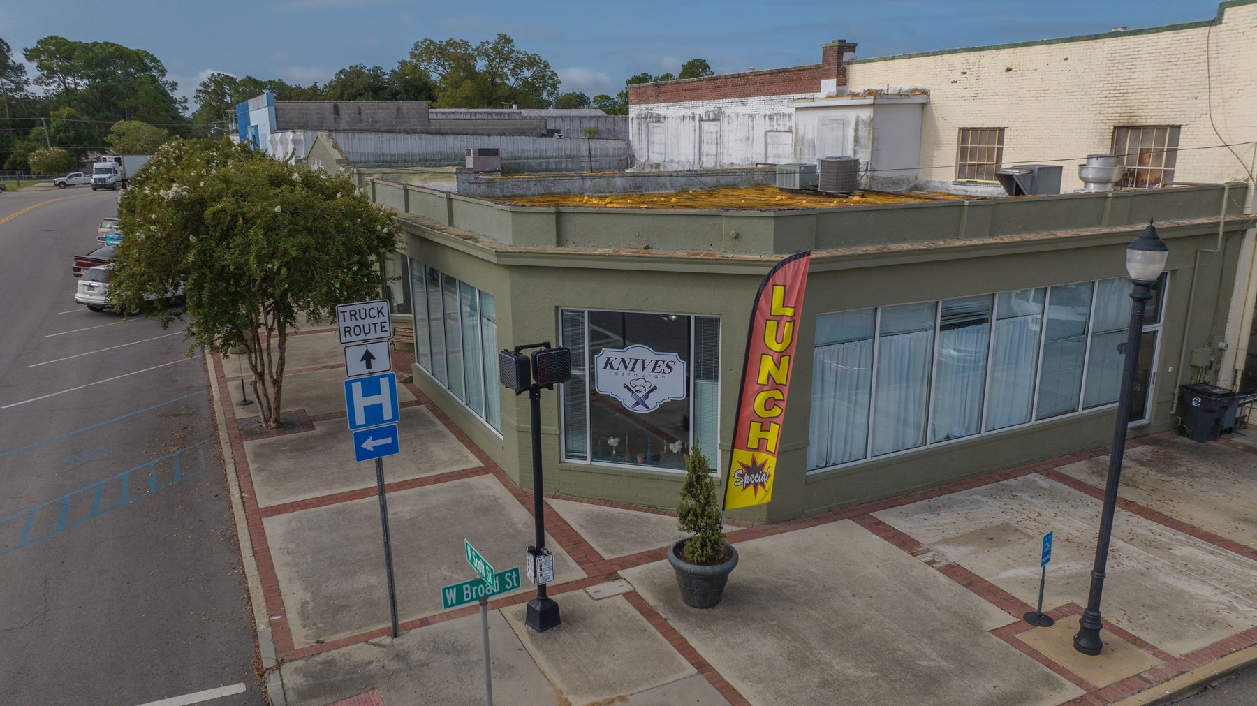 Image for Knives Restaurant – Camilla, Georgia