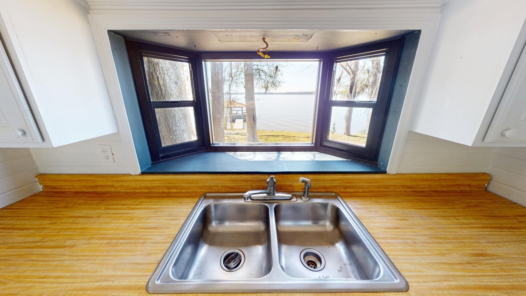 Image for RESERVE MET - Scenic Route Retreat - Beautiful Waterfront Cottage on Lake Blackshear