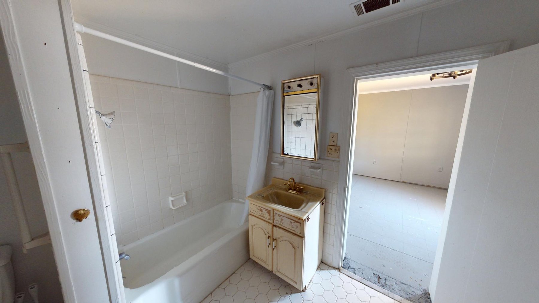 Image for RESERVE MET - Scenic Route Retreat - Beautiful Waterfront Cottage on Lake Blackshear