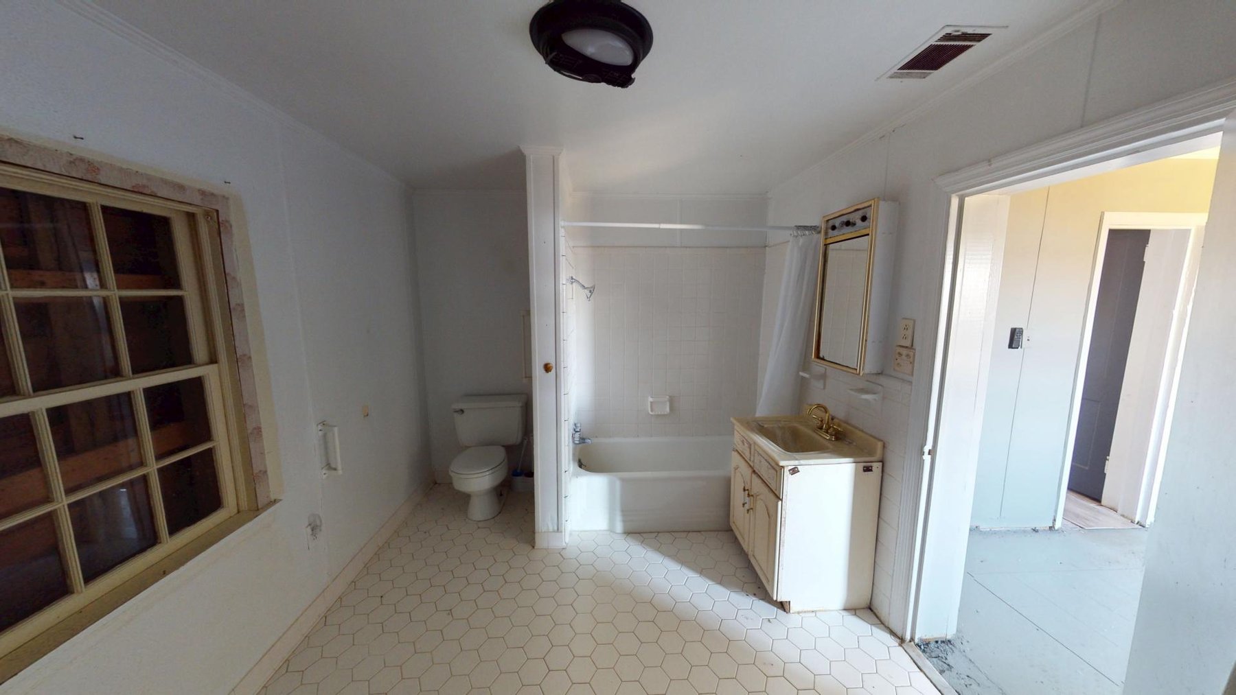 Image for RESERVE MET - Scenic Route Retreat - Beautiful Waterfront Cottage on Lake Blackshear