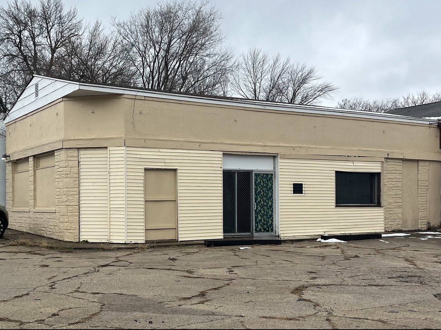 Image for 865 E Wood St, Decatur, IL 62521 (Macon County)