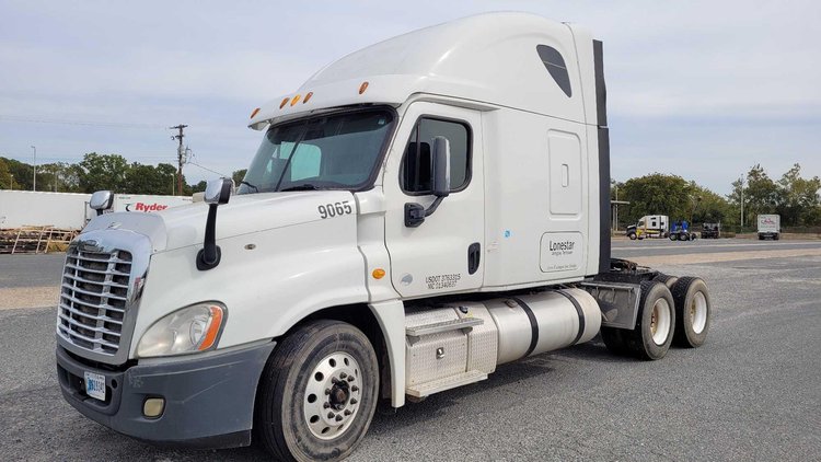 Image for Shreveport, LA: 2014 Freightliner Cascadia 125 Semi Truck Tractor - SELLING ABSOLUTE