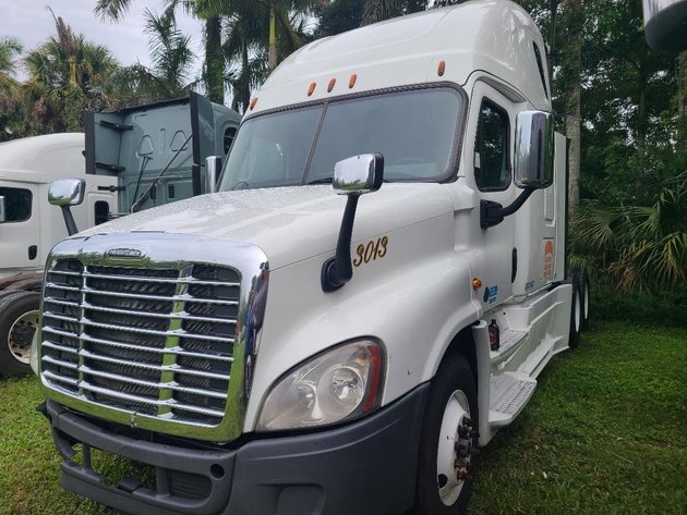 Image for Lake Worth, FL: 4 Freightliner Semi Tractors