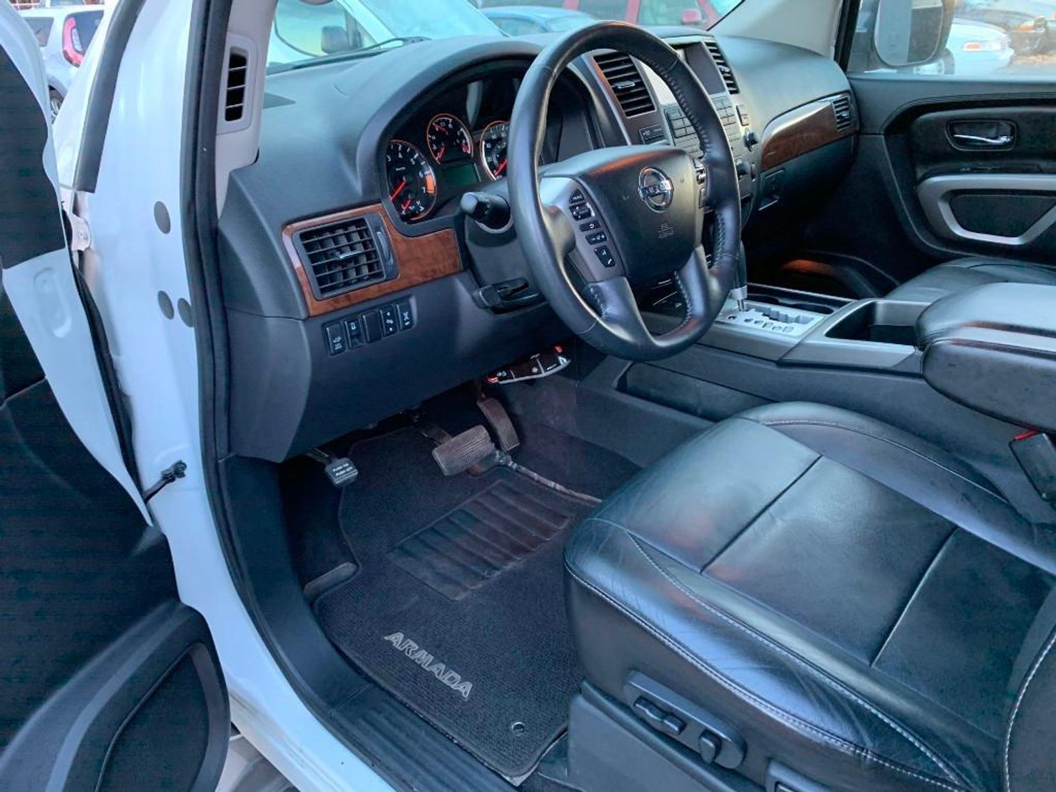 Image for 2015 Nissan Armada Platinum Edition